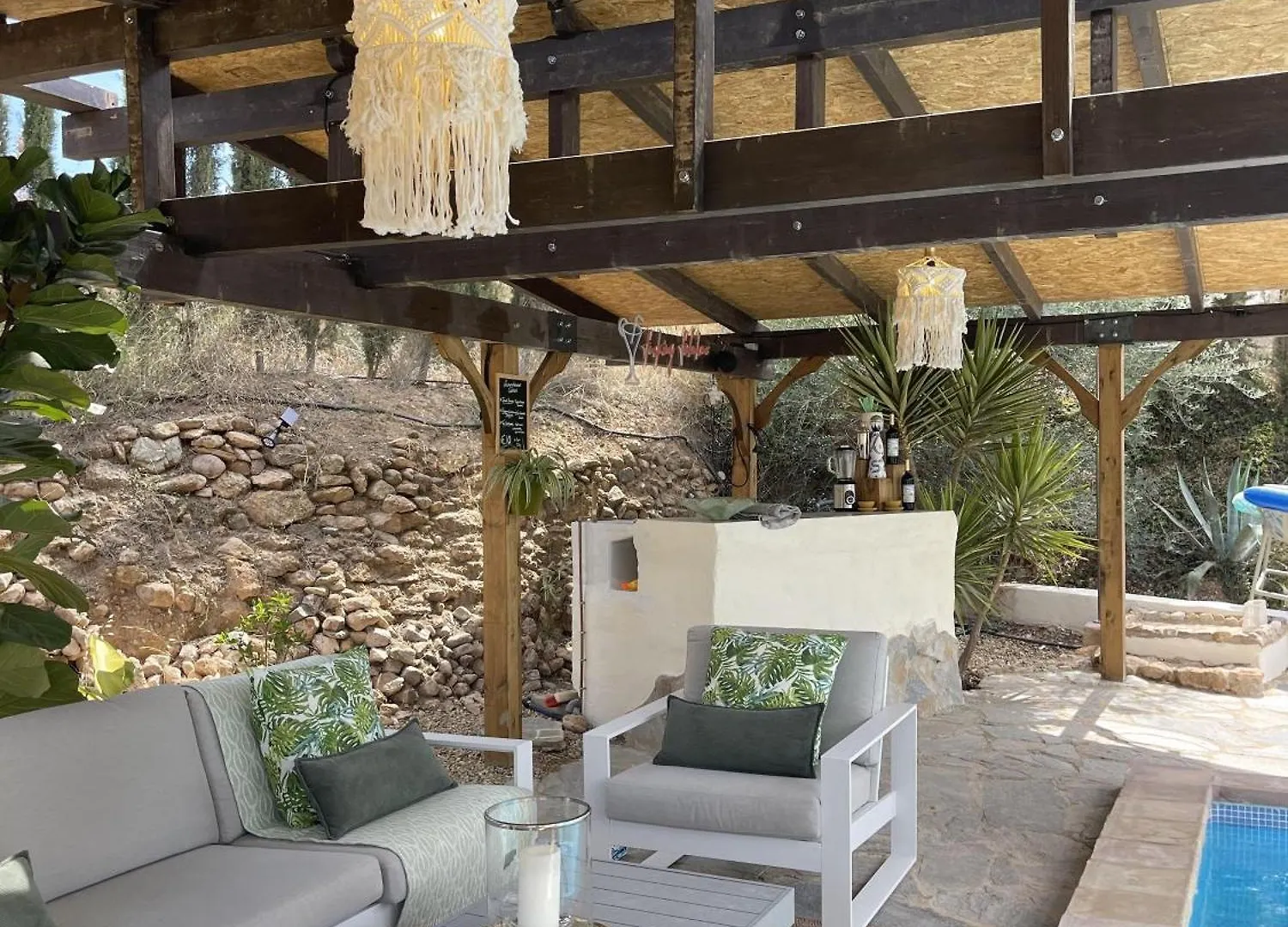 Miluna Oasis Suites - Sleeps4-Pool-Mountainview Gacia