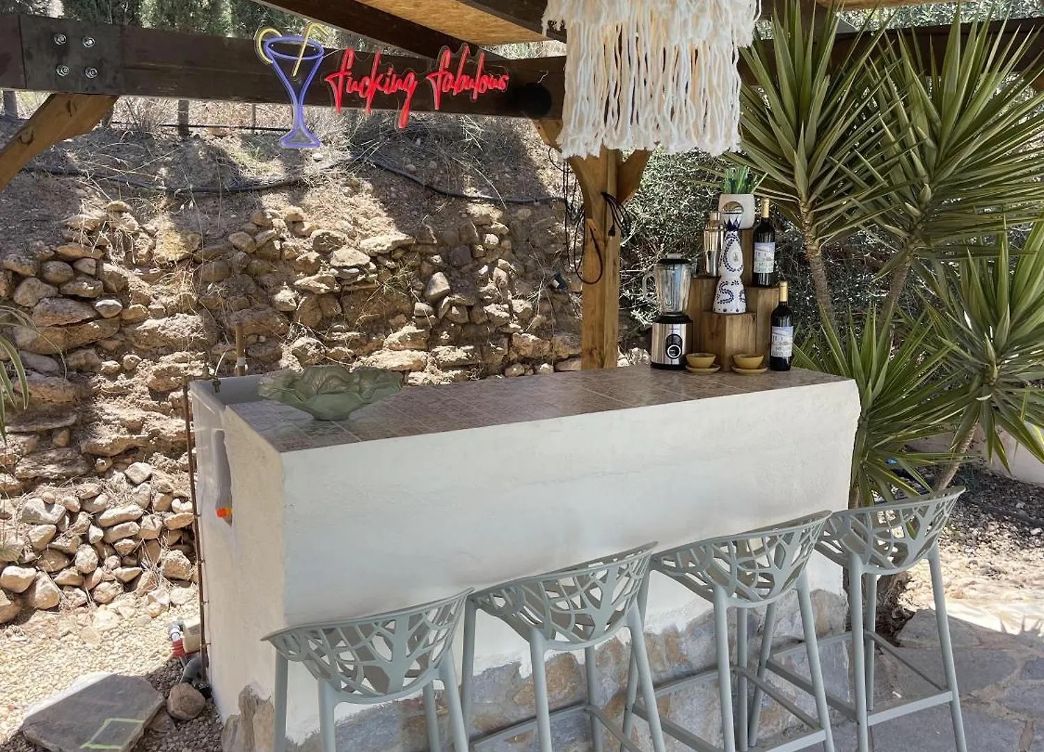 Miluna Oasis Suites - Sleeps4-Pool-Mountainview Gacia