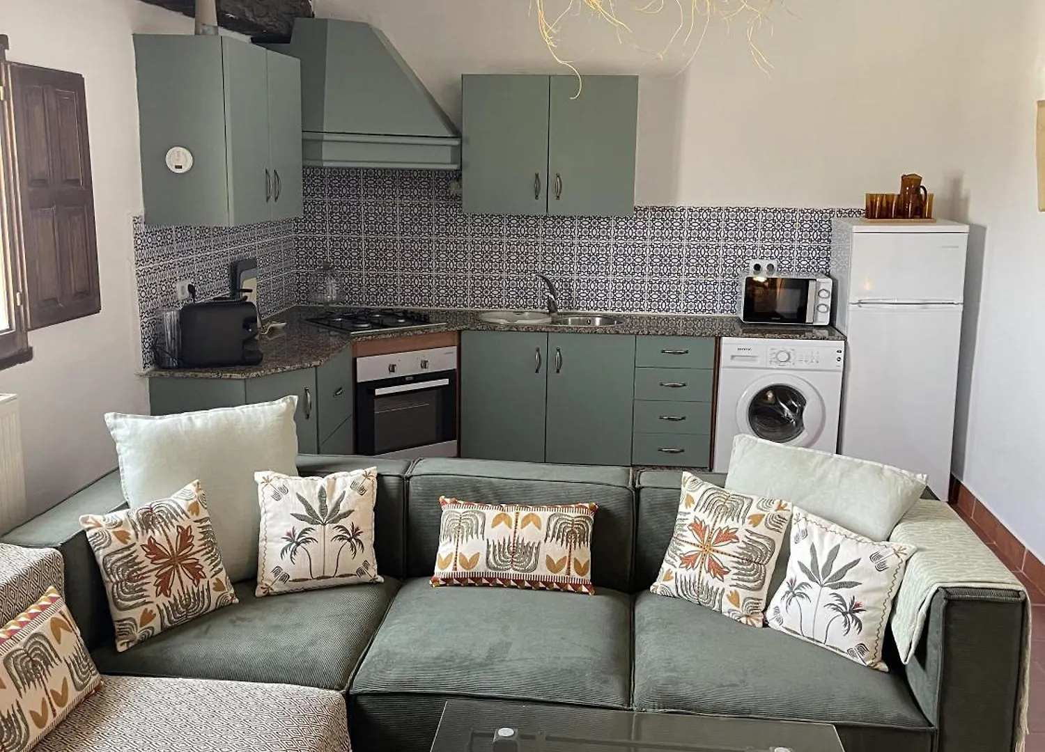Miluna Oasis Suites - Sleeps4-Pool-Mountainview Gacia Apartment