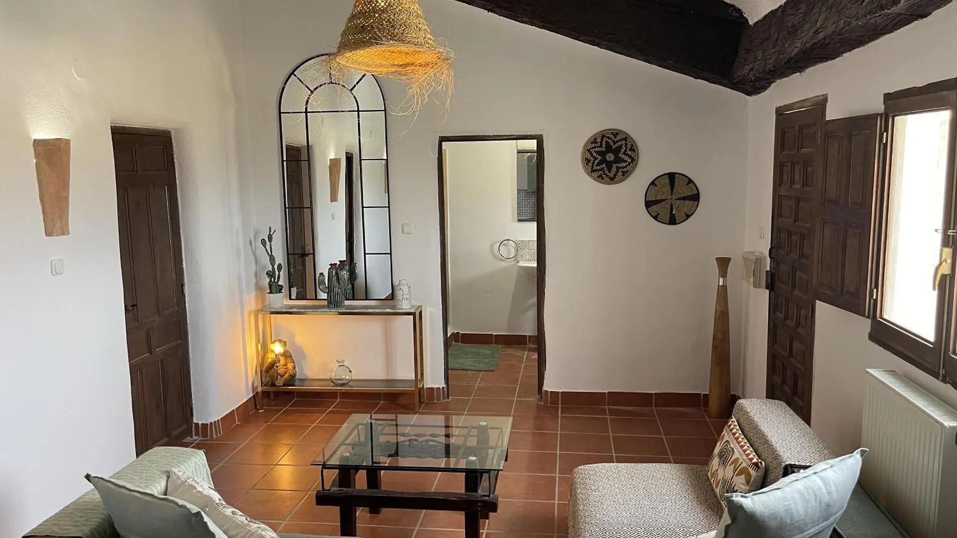 Miluna Oasis Suites - Sleeps4-Pool-Mountainview Gacia